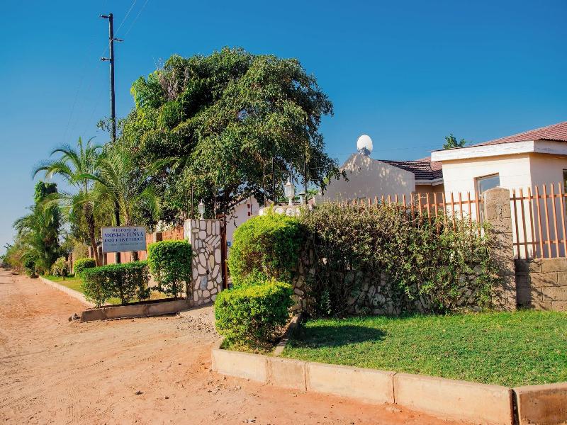 Mosi O Tunya Executive Lodge image