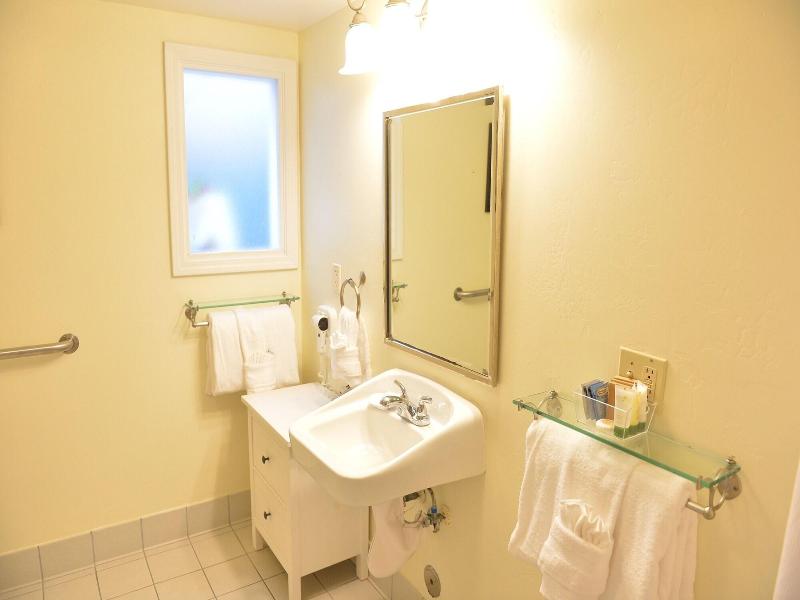 Crown City Inn image