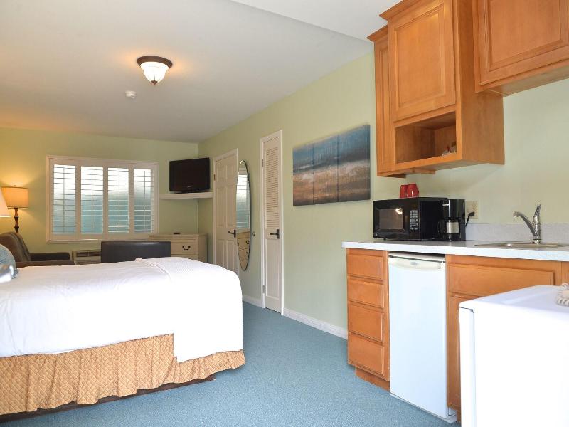 Crown City Inn image