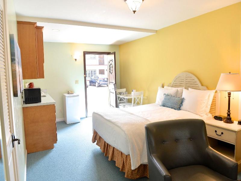 Crown City Inn image