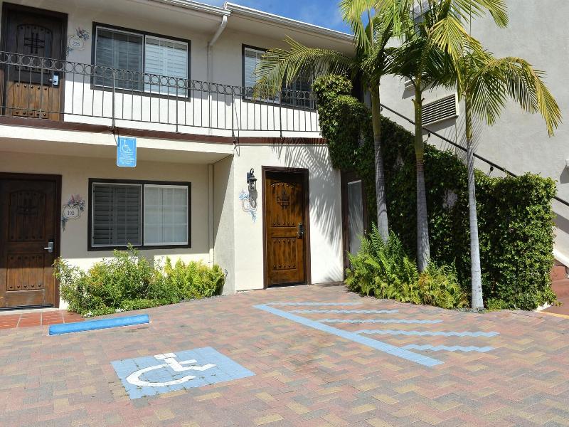 Crown City Inn image