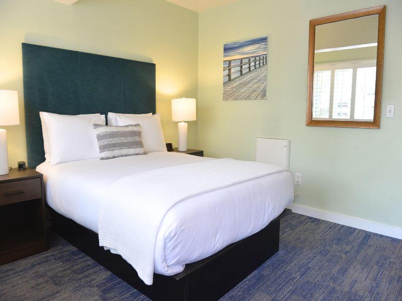 Crown City Inn image