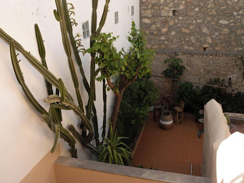 Four Seasons Of Bliss At Sohora Hotel image