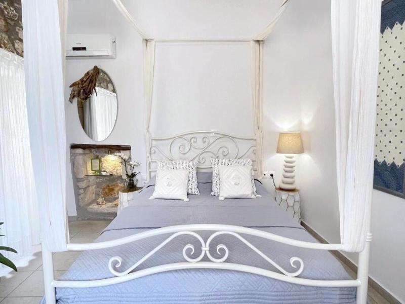 Four Seasons Of Bliss At Sohora Hotel image