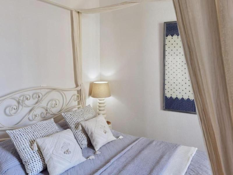 Four Seasons Of Bliss At Sohora Hotel image