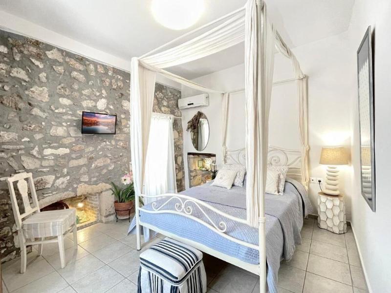 Four Seasons Of Bliss At Sohora Hotel image