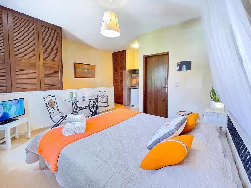 Four Seasons Of Bliss At Sohora Hotel image