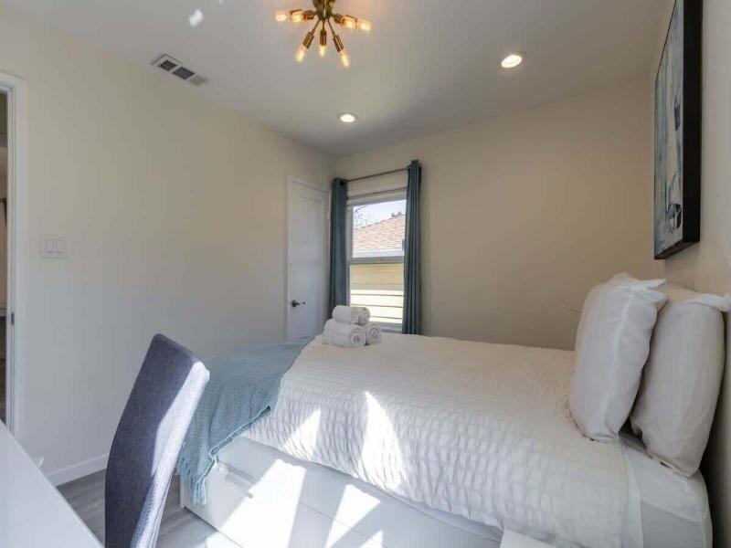 Marbella Lane Convenient Home In Sunnyvale image
