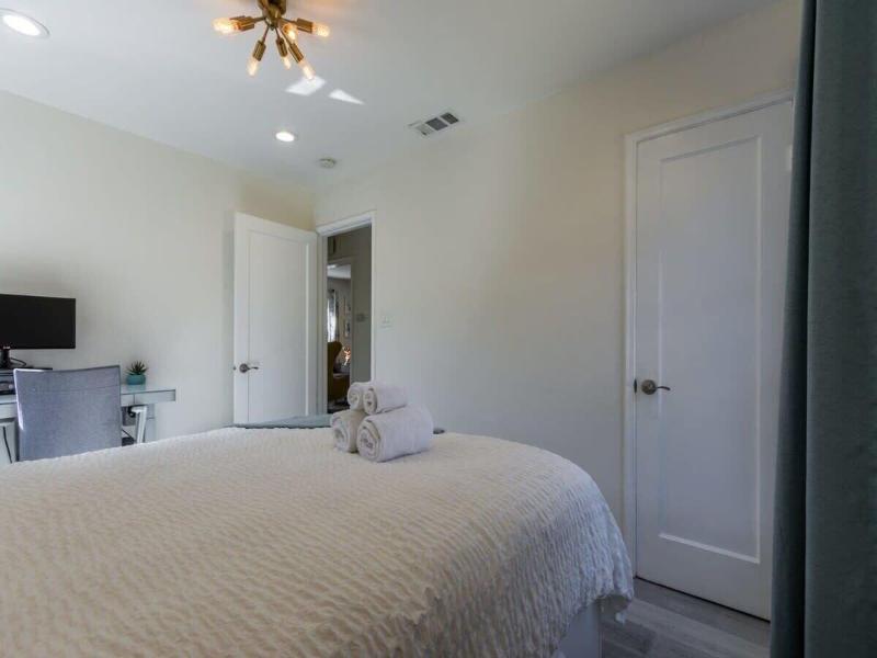 Marbella Lane Convenient Home In Sunnyvale image