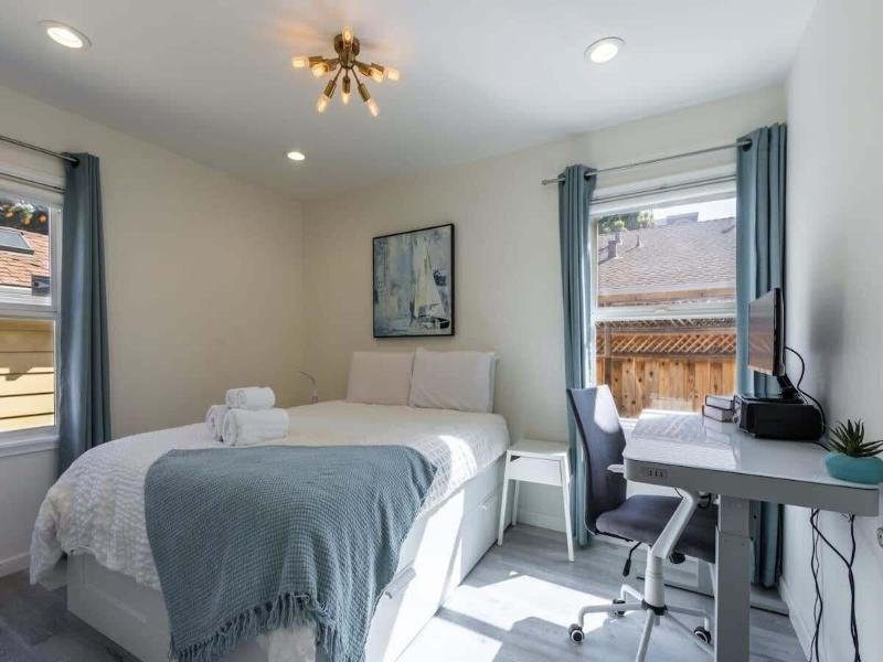 Marbella Lane Convenient Home In Sunnyvale image