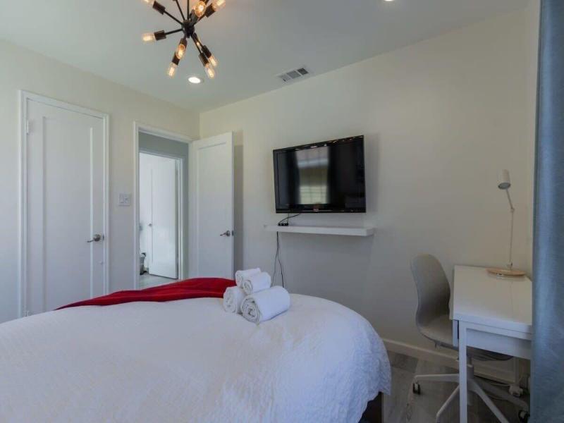 Marbella Lane Convenient Home In Sunnyvale image