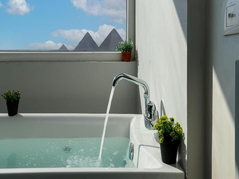 Dar Pyramids View Inn Rooftop image