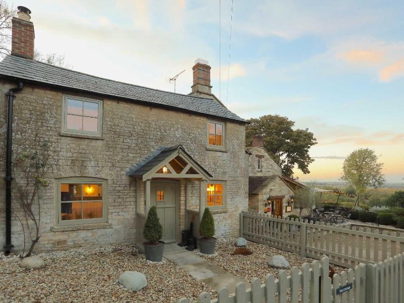 The Feathered Nest Country Inn image