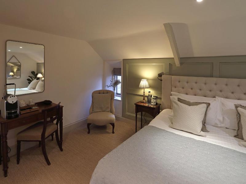 The Feathered Nest Country Inn image