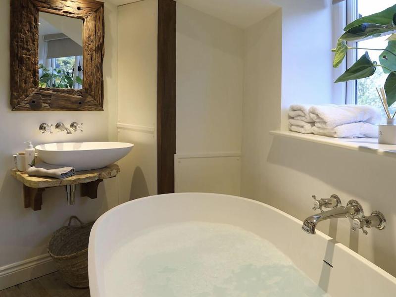 The Feathered Nest Country Inn image