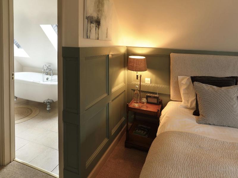 The Feathered Nest Country Inn image
