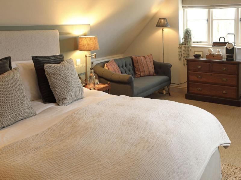 The Feathered Nest Country Inn image