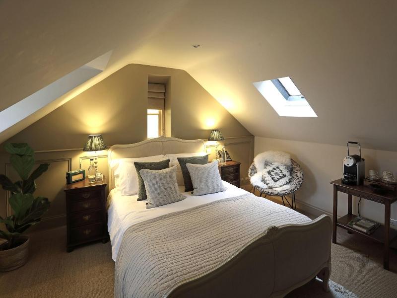 The Feathered Nest Country Inn image