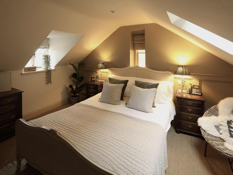 The Feathered Nest Country Inn image