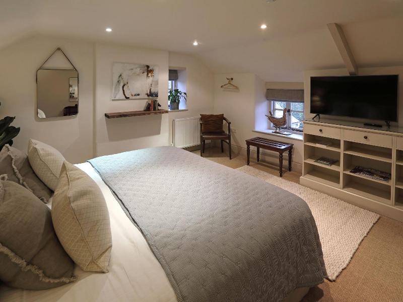 The Feathered Nest Country Inn image