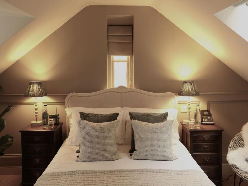 The Feathered Nest Country Inn image