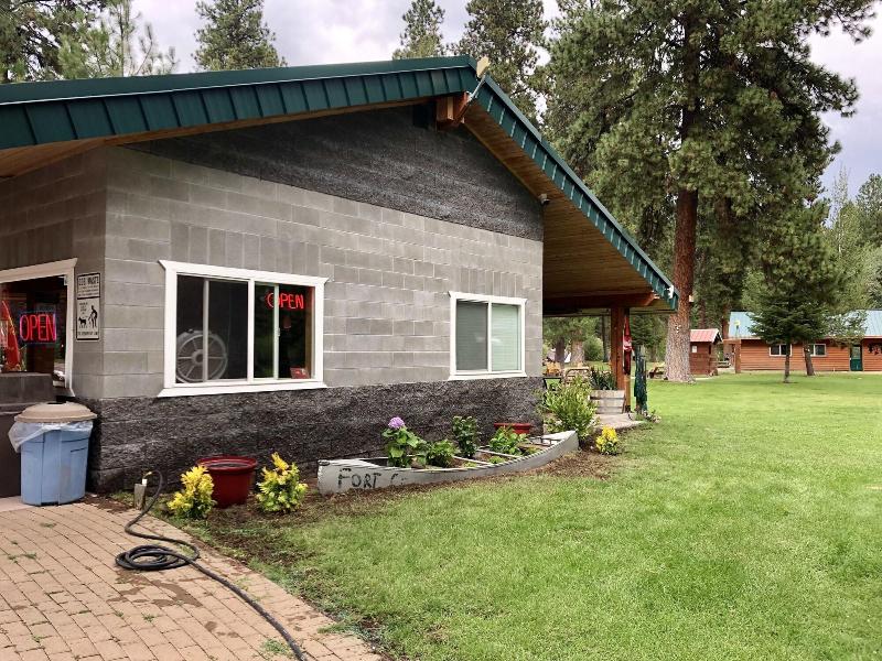 Crater Lake Resort, Chiloquin