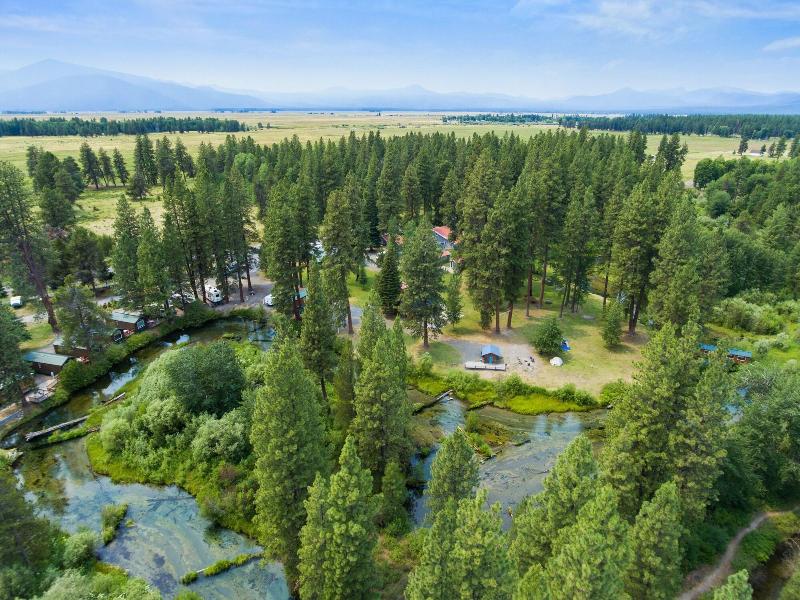 Crater Lake Resort