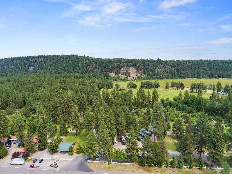 Crater Lake Resort