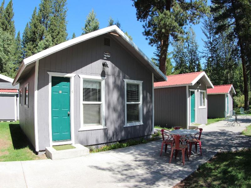 Crater Lake Resort
