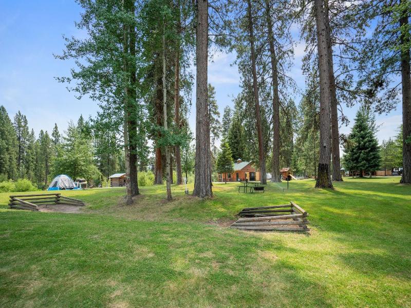 Crater Lake Resort