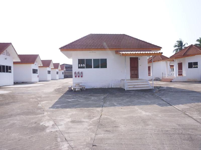Chumphon Park Resort image