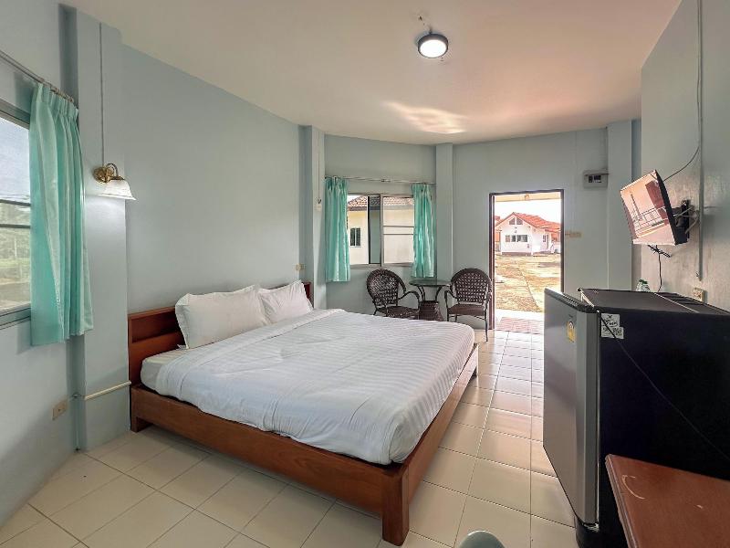 Chumphon Park Resort image