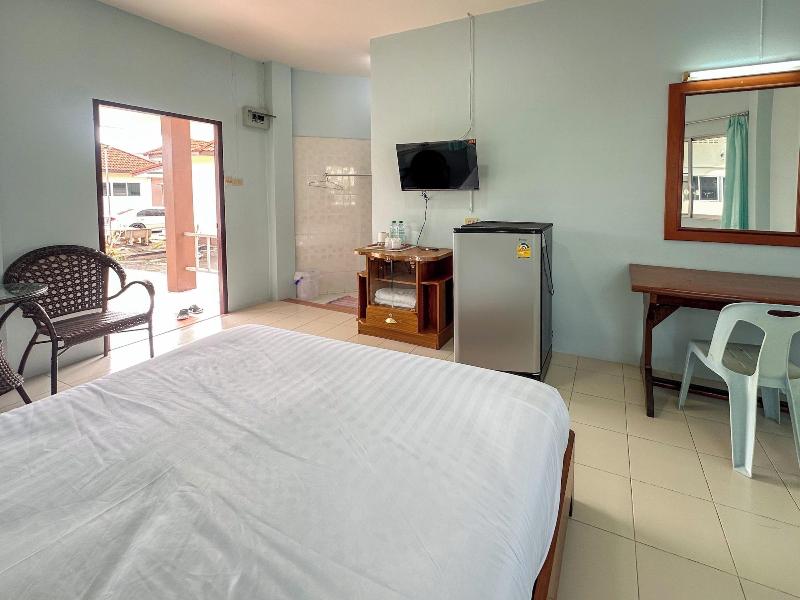 Chumphon Park Resort image