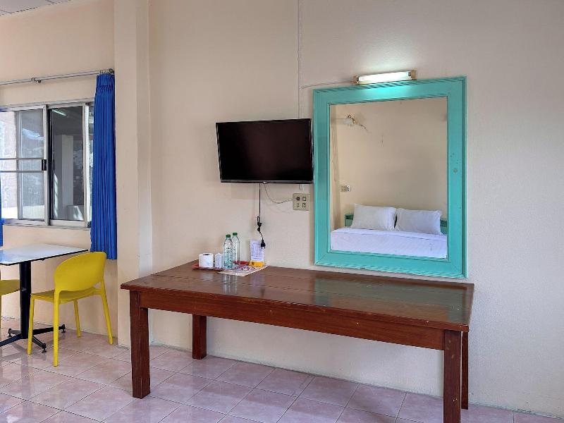 Chumphon Park Resort image