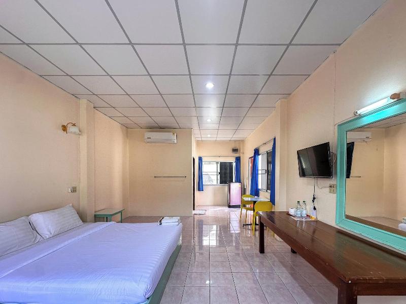 Chumphon Park Resort image