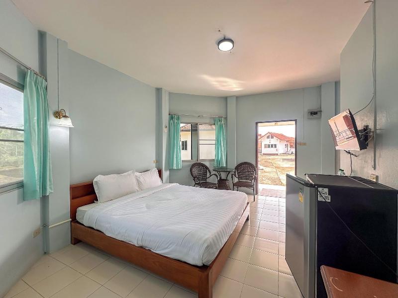 Chumphon Park Resort image