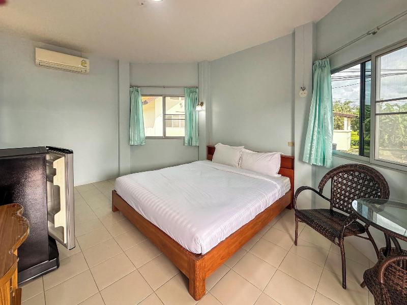 Chumphon Park Resort image