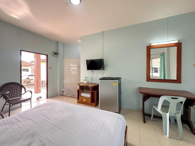 Chumphon Park Resort image