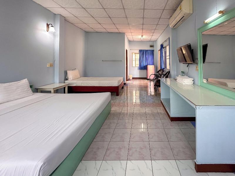Chumphon Park Resort image