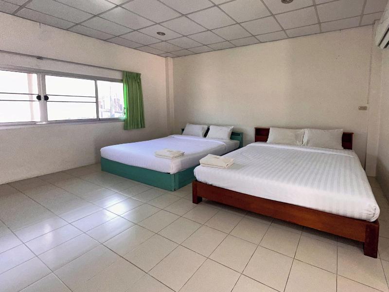 Chumphon Park Resort image