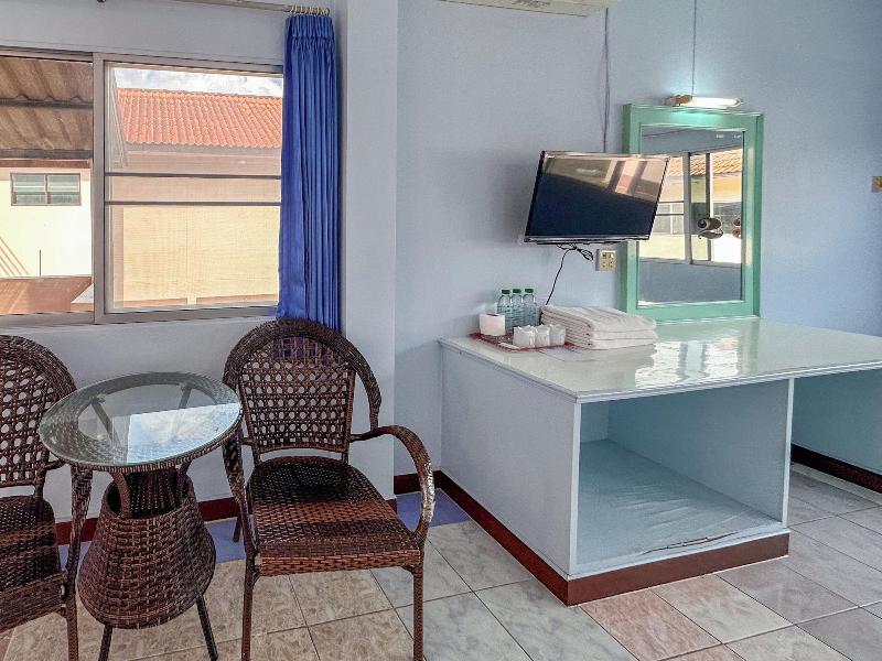 Chumphon Park Resort image