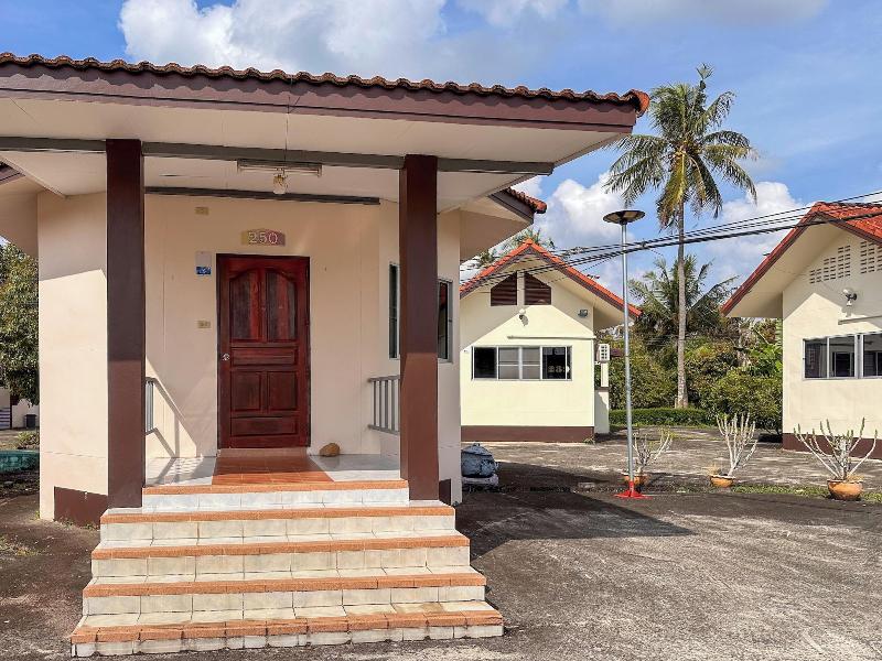 Chumphon Park Resort image
