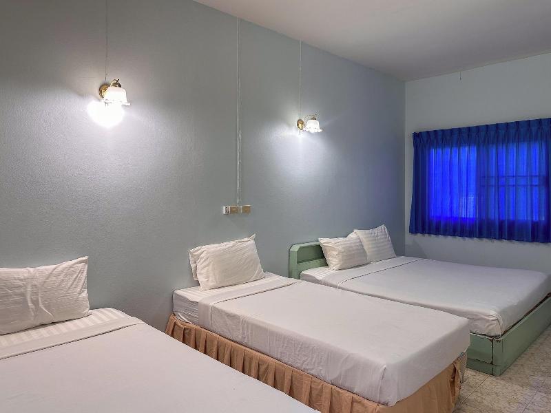 Chumphon Park Resort image