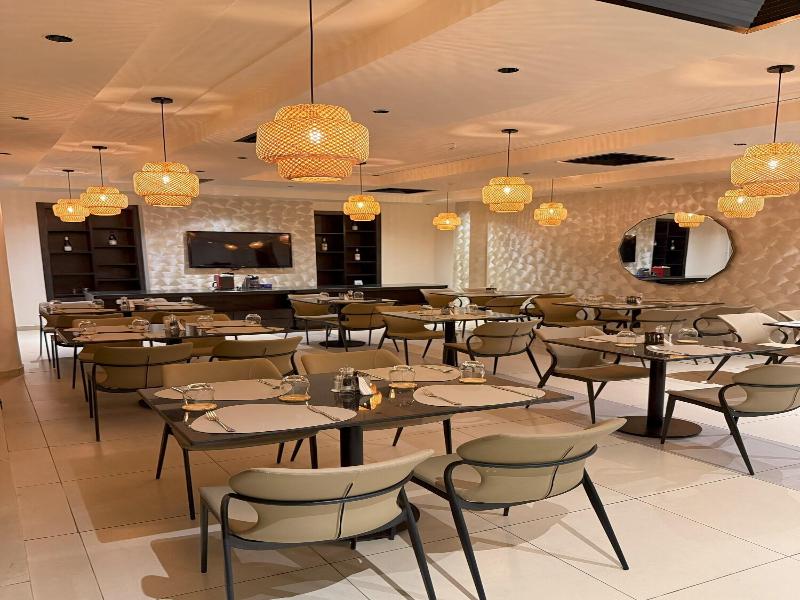 George Residence Tlc — restaurant