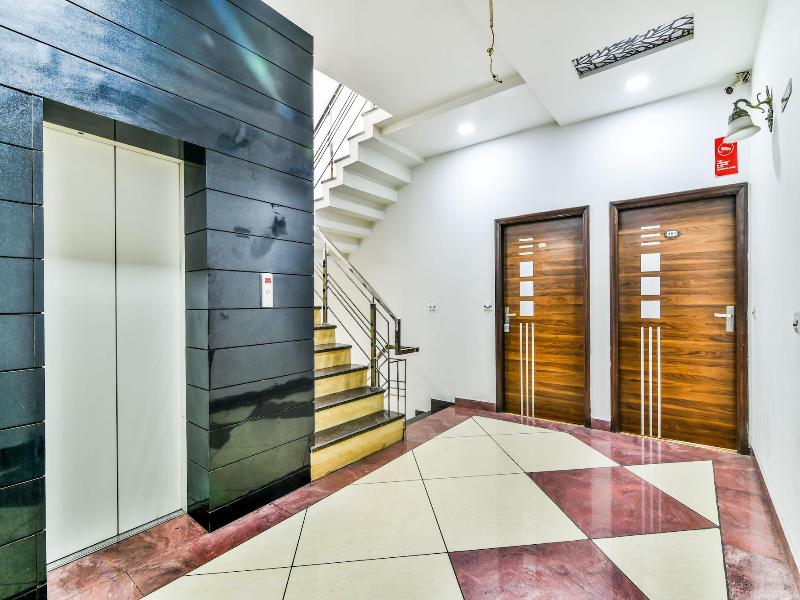 Fabhotel Aman Residency