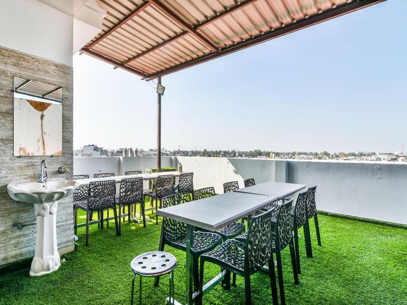Fabhotel Aman Residency
