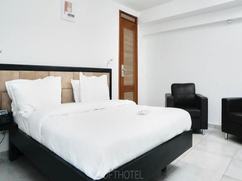 Softhotel Douala image
