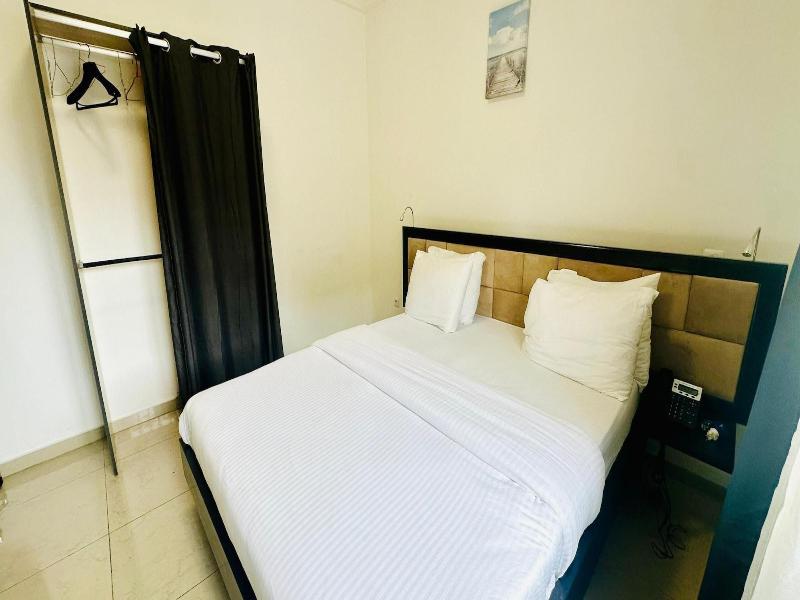 Softhotel Douala image