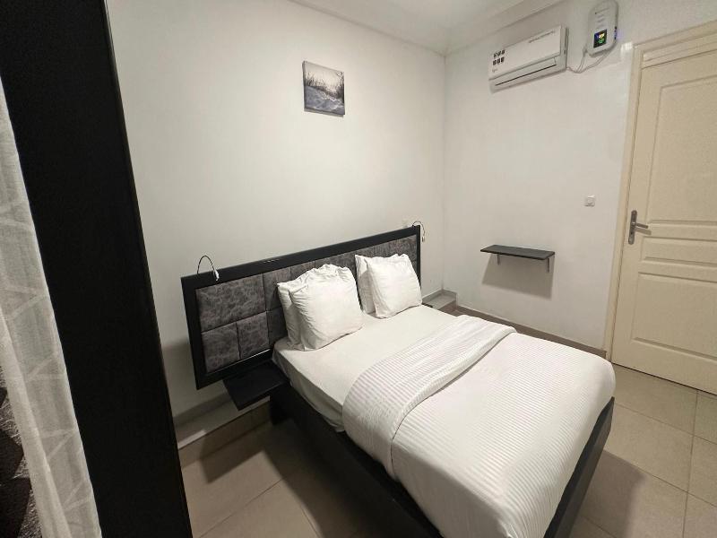 Softhotel Douala image