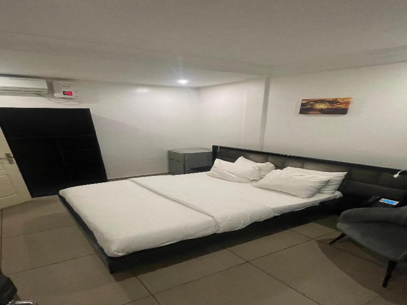 Softhotel Douala image